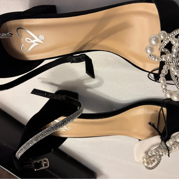 Windsor Black Rhinestone Pearl Bow Heels - Picture 8 of 14